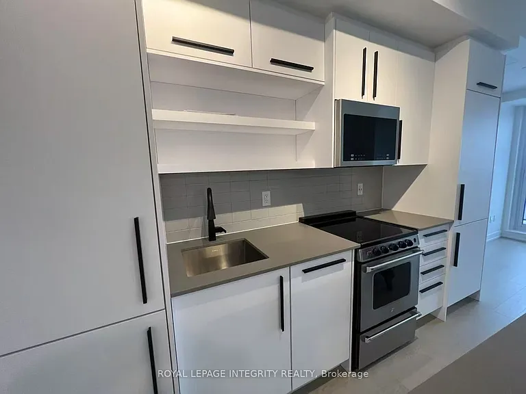 560 Rideau St #522 — Photo 8