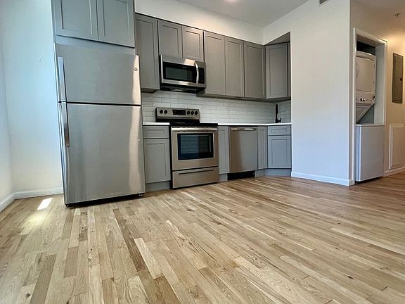 3rd image of 2131 W Master St APT 2