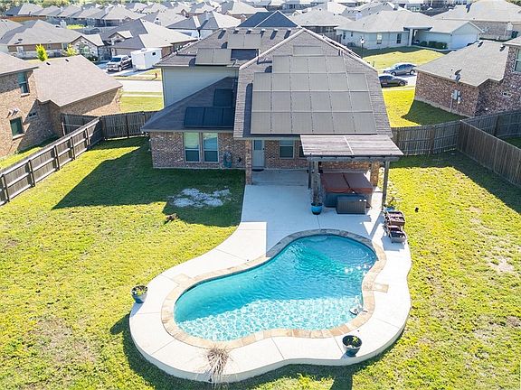 2nd image of 1025 Republic Cir