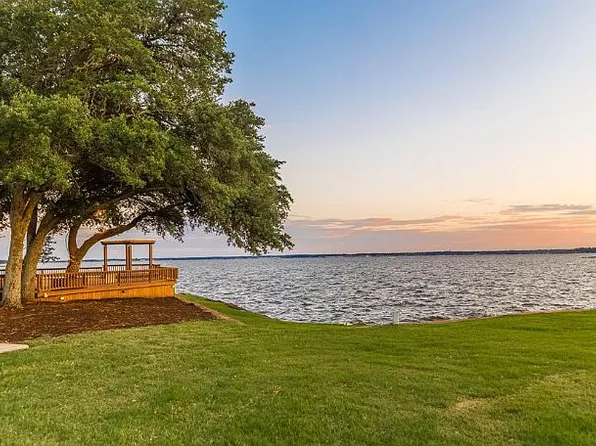 5321 Montego Cove Dr, Willis, TX 77318