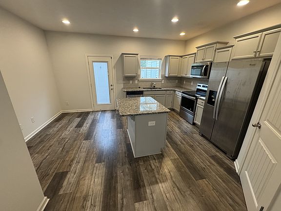 3rd image of 3706 Selina Dr