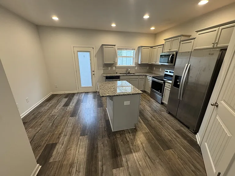 3706 Selina Dr — Photo 3