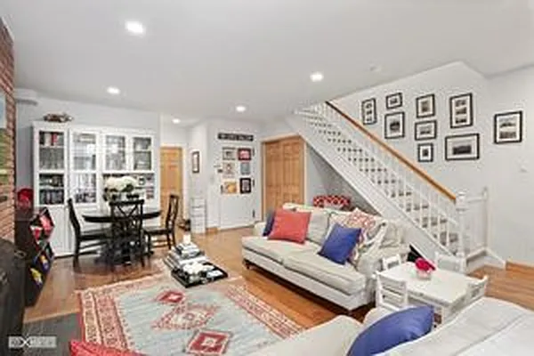 Rented by Bond New York | media 11