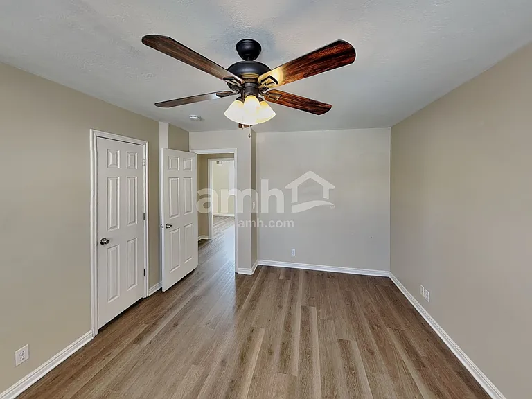 1538 N 200 W — Photo 10