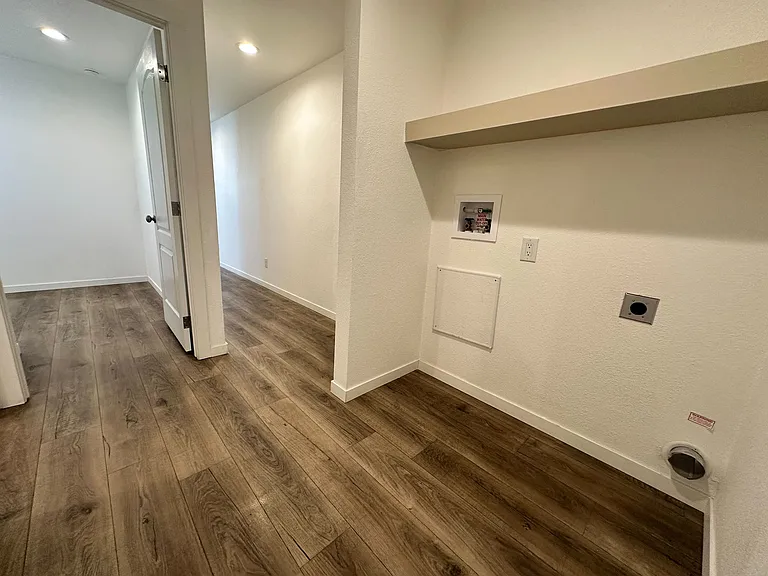 2060 N Ctr #356 — Photo 17