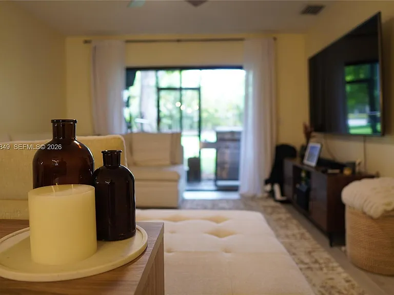 453 Lakeview Dr #2 — Photo 7