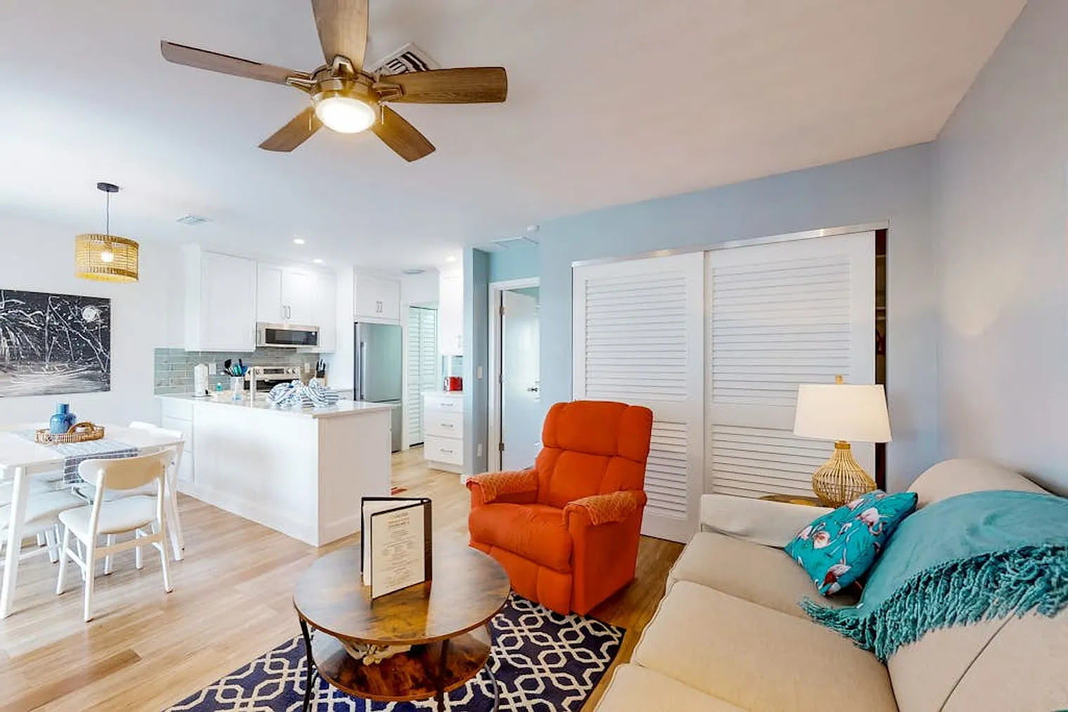 1 bed, 1.0 bath, 581 sqft, $4,421 — Photo 3