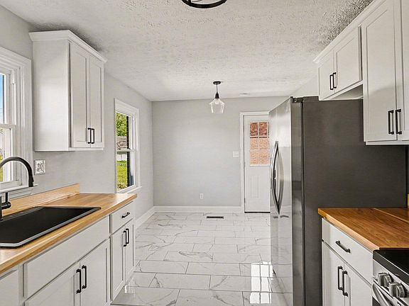 4th image of 120 Lynnwood Dr