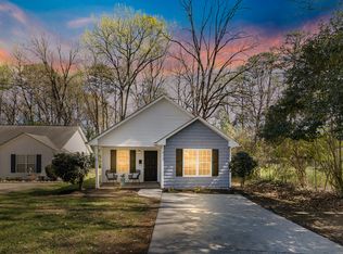 913 Tennyson Dr, Charlotte, NC 28208