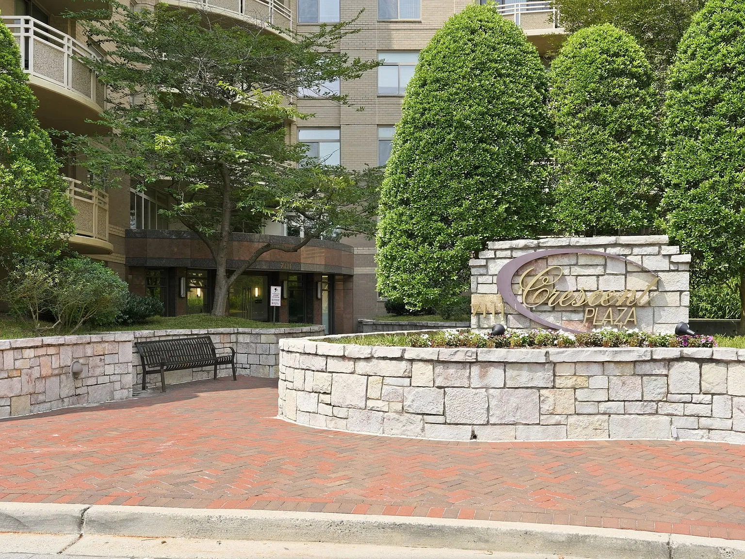 2 bed, 1052 sqft, $2,500 — Photo 2