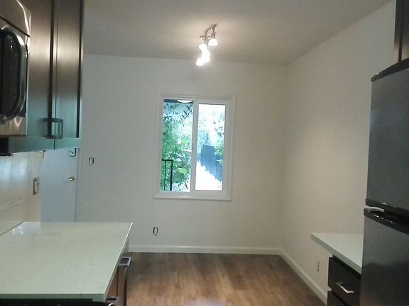 2nd image of 1218 N Laurel Avenue # Fl 1ST