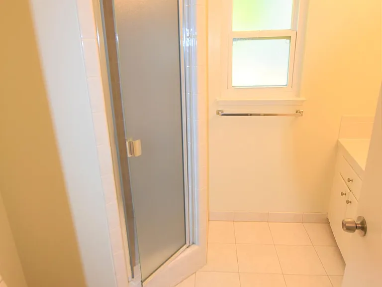 1476 Bedford Ave — Photo 8