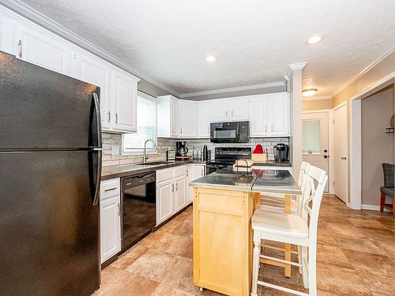 5th image of 8527 Glenwood Ave