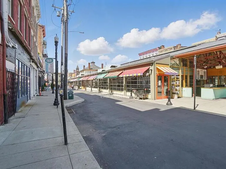 107 W Elder St #B — Photo 5