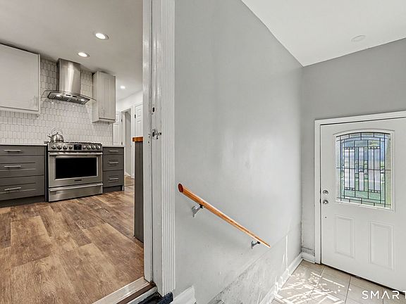 3rd image of 305 Meadowbrook Road