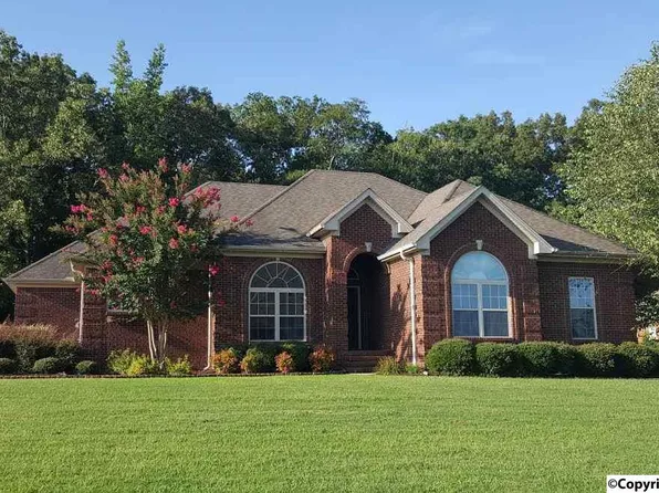 17550 Clearview St, Athens, AL 35611