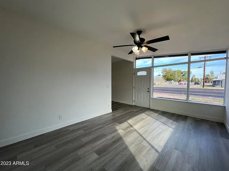 453 W University Dr — Photo 5
