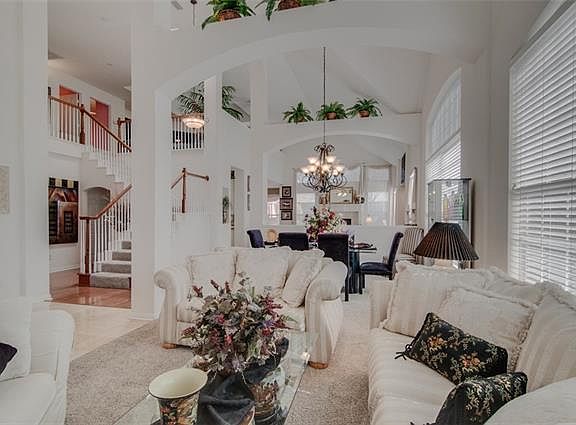 4th image of 2802 Dove Creek Dr