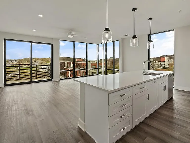 327 W Summit Hill Dr #414 — Photo 19