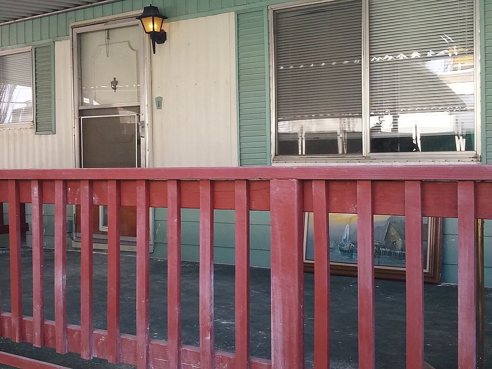 1st image of 3833 N Fairview Ave Unit 6