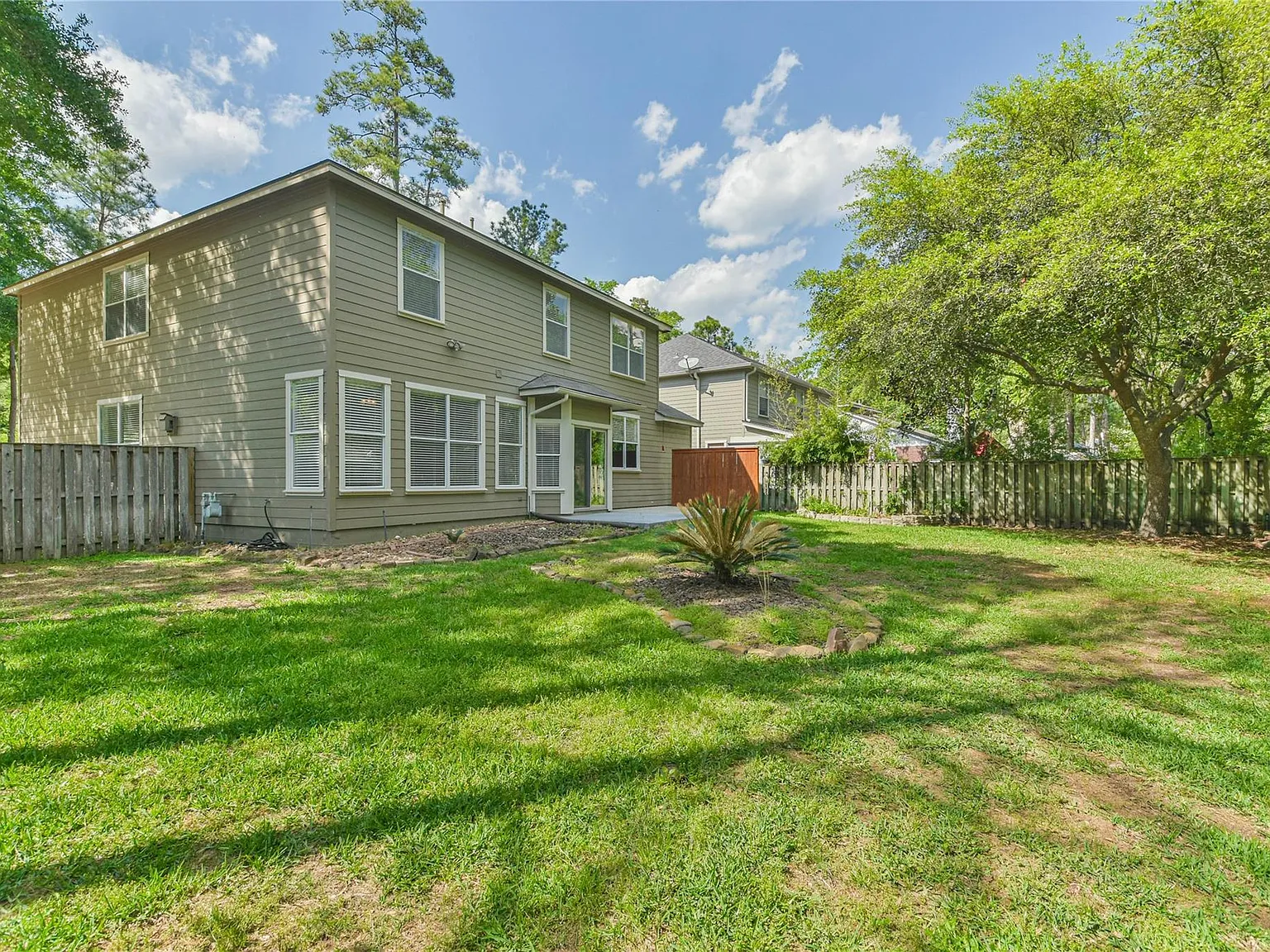 4 bed, 2.5 bath, 2058 sqft, $2,700 — Photo 4