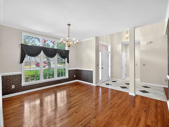 3rd image of 5425 Roxbury Dr