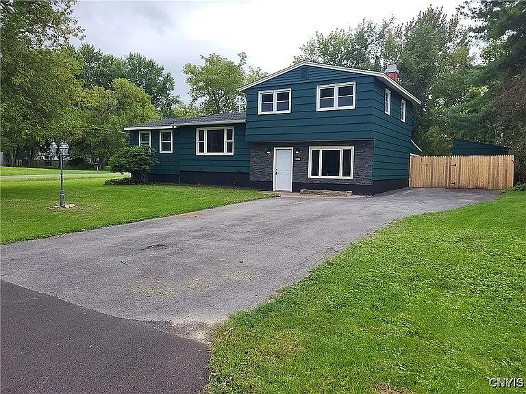 1st image of 5830 Reis Dr