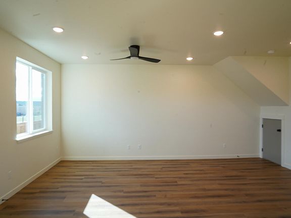 2nd image of 1501 NE Laughlin Rd #12