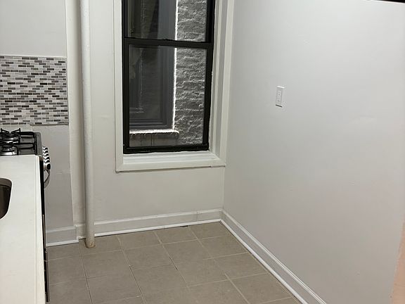 4th image of 19 E 108th St APT 2RE