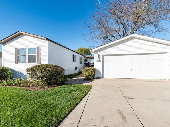 3158 Patricia Ln, Park City, IL 60085
