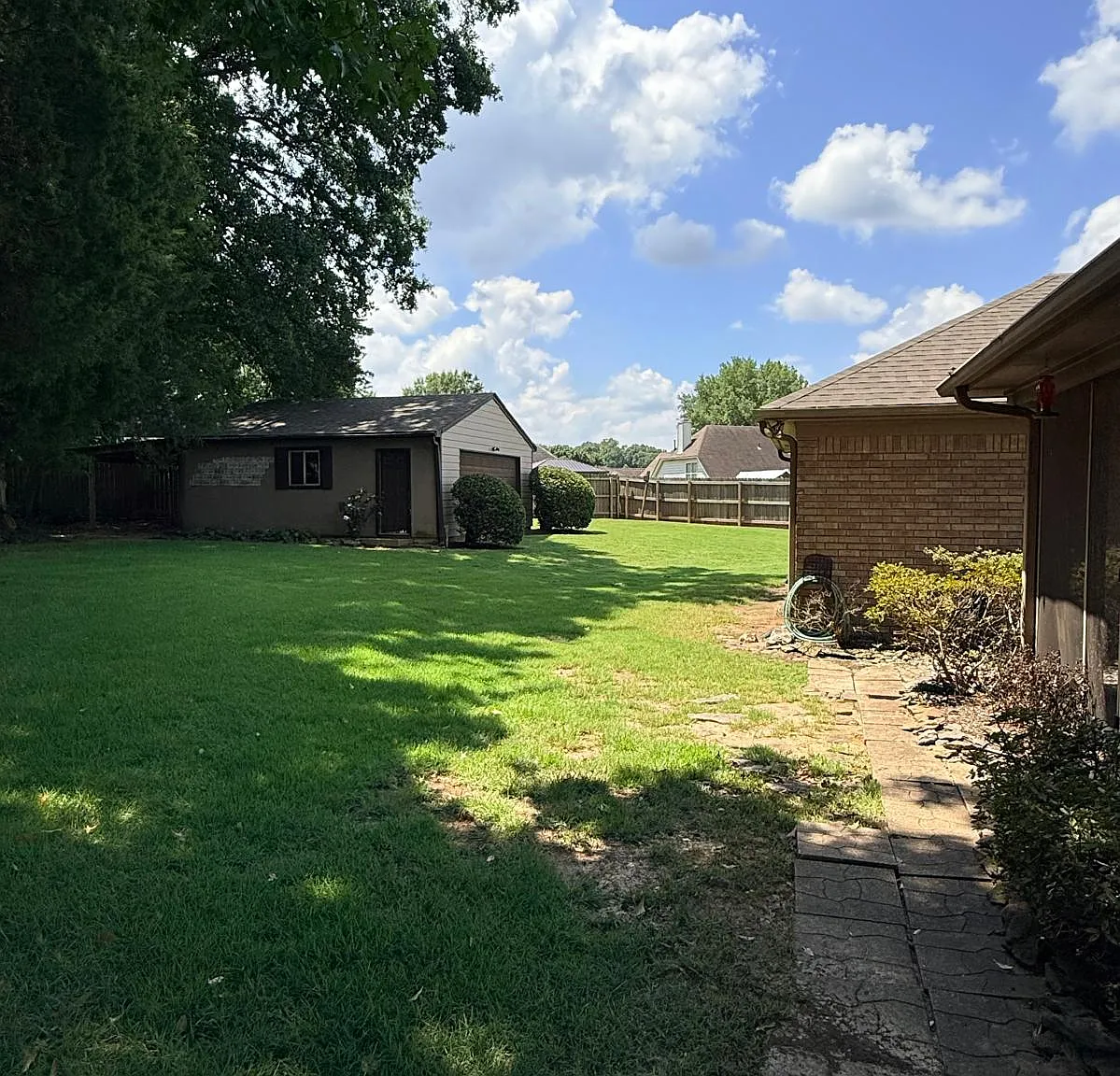 3 bed, 2041 sqft, $2,500 — Photo 3