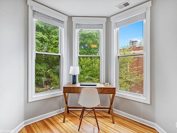 5th image of 4422 N Seeley Ave APT 2