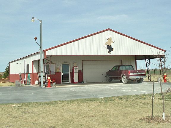 3rd image of 961 Catharine Road