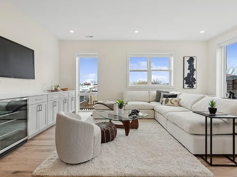 3615 N Wilton Ave #PENTHOUSE — Photo 5