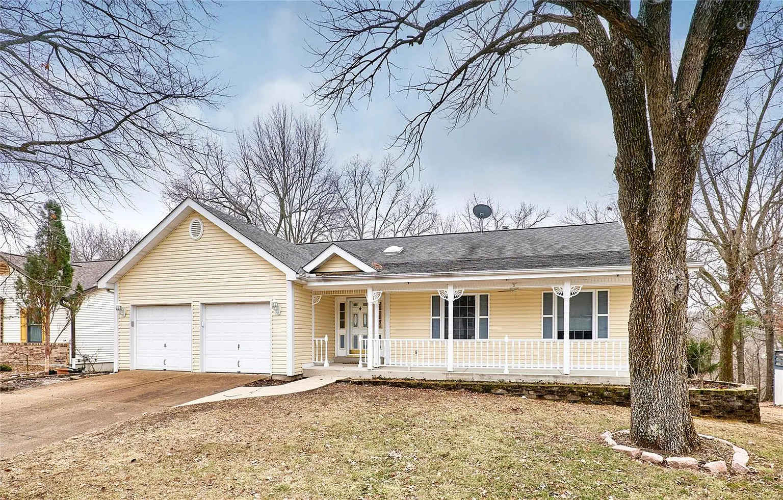 1824 Harbor Mill Dr photo 1