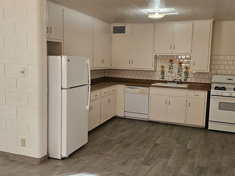 2138 E Turney Ave #A — Photo 16