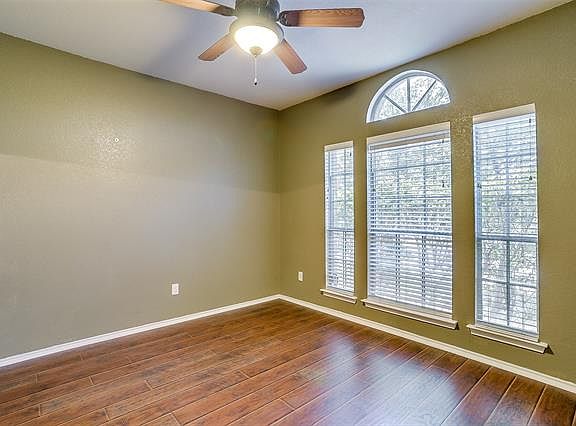 4th image of 1128 Hearthstone Dr