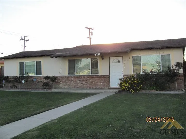 3213 Hughes Ln photo 1