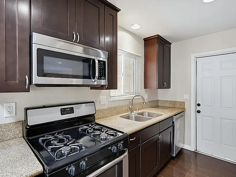 465 Meadowbrook Dr — Photo 19