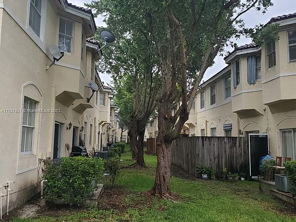 5th image of 1666 SE 27th Ct Unit 203