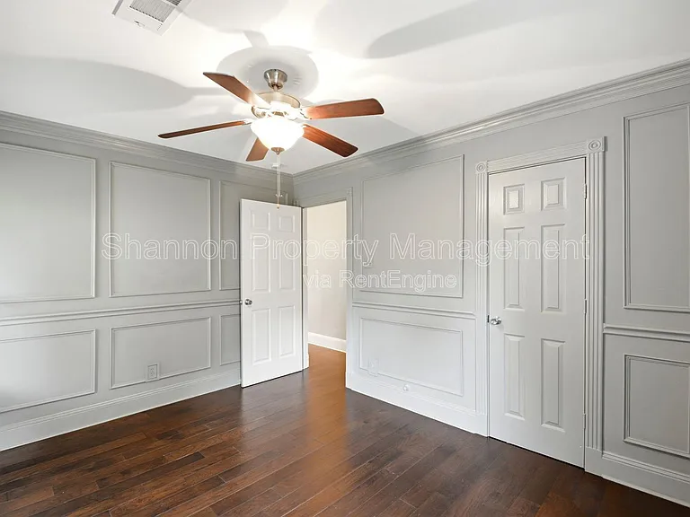 2207 Saxon Dr — Photo 26