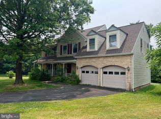 21775 Pinewood Ct, Sterling, VA 20164