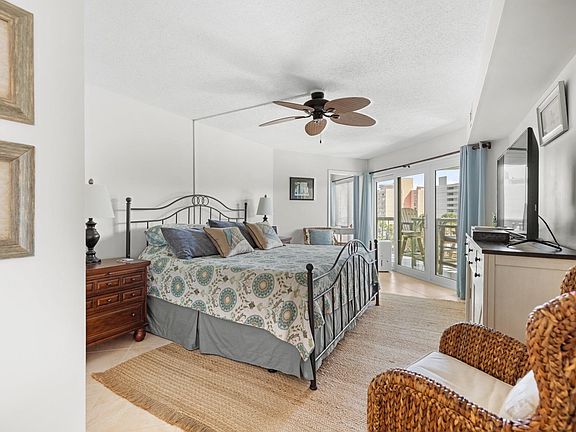 3rd image of 302 71st Ave. N #401