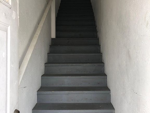 3rd image of 4634 N Florida Ave #1/2
