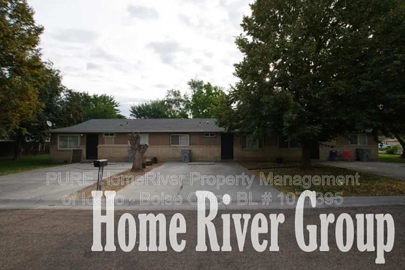104 N Homedale Ave
