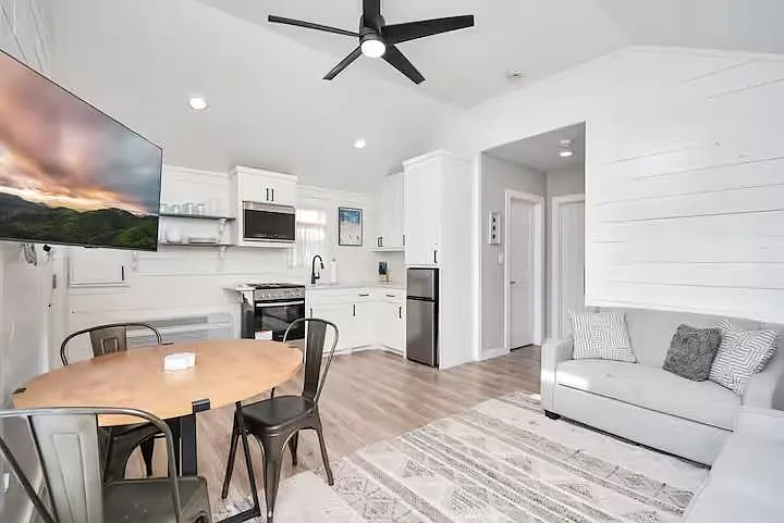 5324 Avenue L — Photo 16