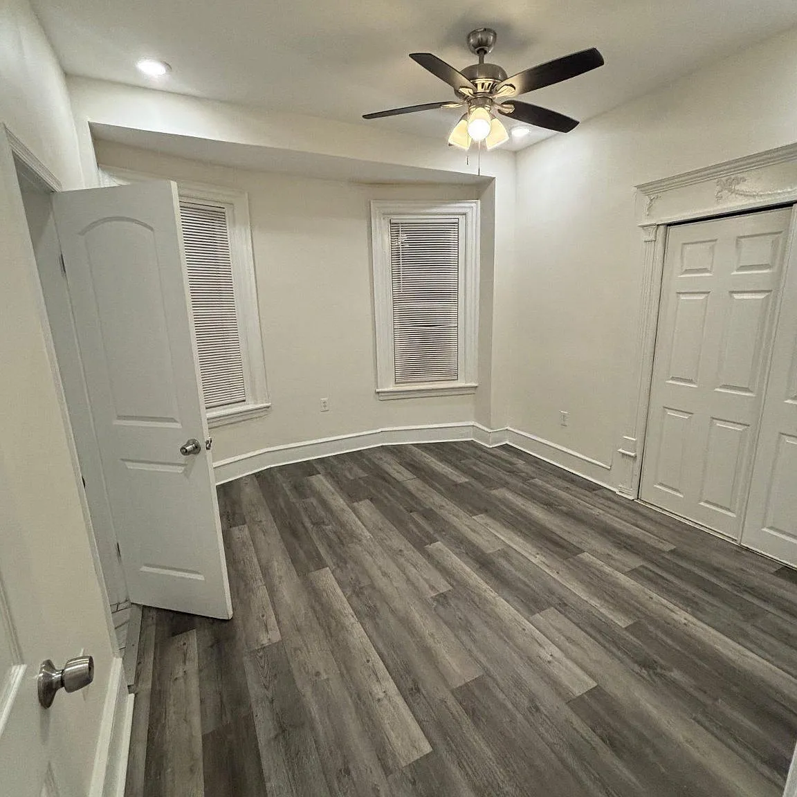 3 bed, 3.0 bath, 2600 sqft, $1,980 — Photo 4