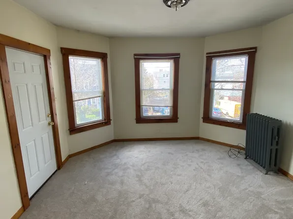 10 Lafayette St #2, Attleboro, MA 02703