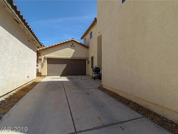 3rd image of 4416 Laguna Garden Ave