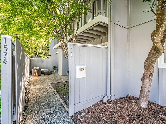 2nd image of 1574 Dolphin Dr